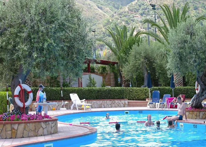 Vakantiehuis Near With Pool *