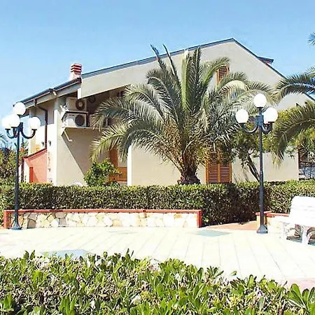 Near With Pool *
