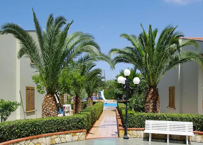 Near With Pool Dom wakacyjny Cefalù